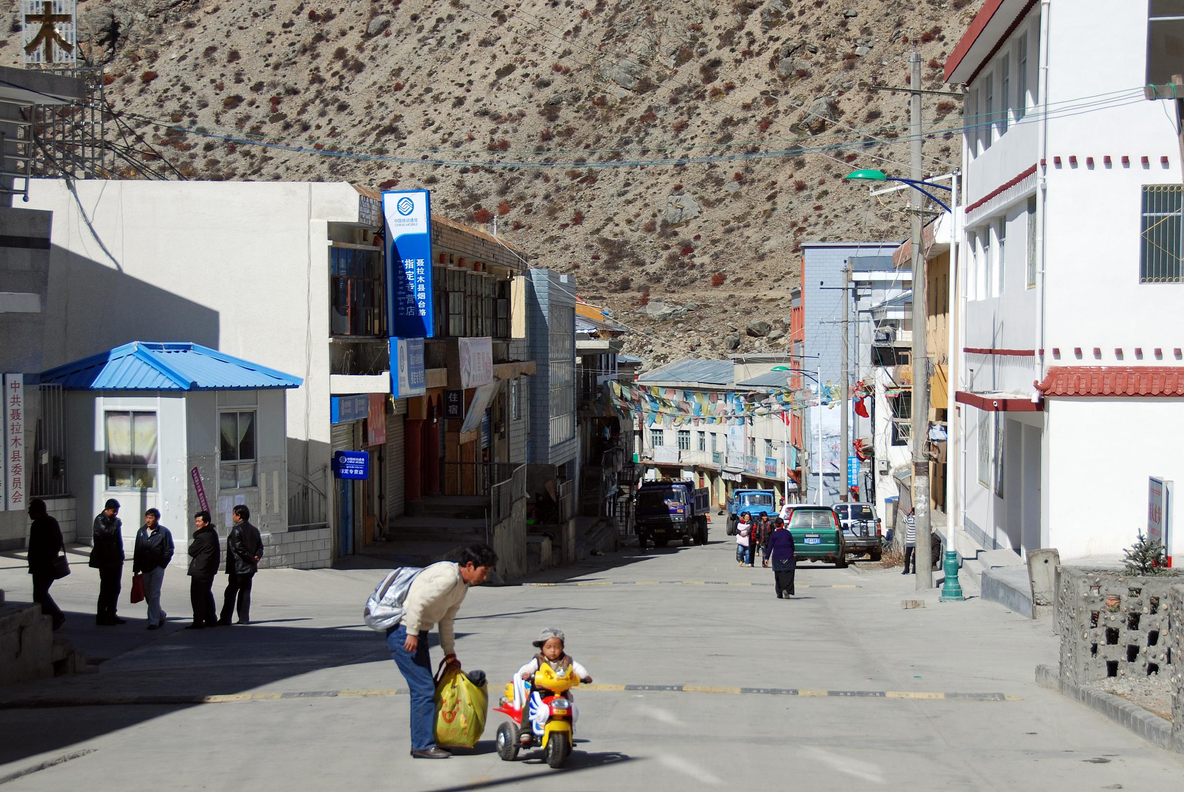 18 Nyalam Main Street Nyalam (3750m) is a small Tibetan town near the Nepal border, and the normal first nights stay in Tibet.